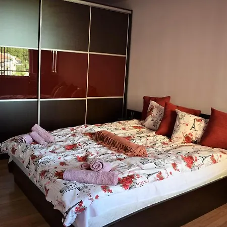Apartment Lovely 3-bedroom Entire City Center