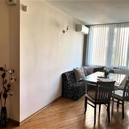 Apartment Lovely 3-bedroom Entire City Center