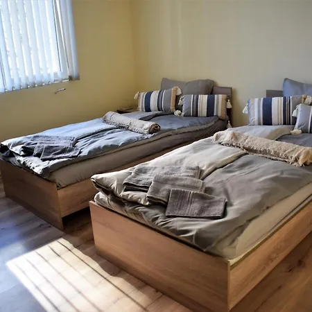 Lovely 3-bedroom Entire City Center Apartment