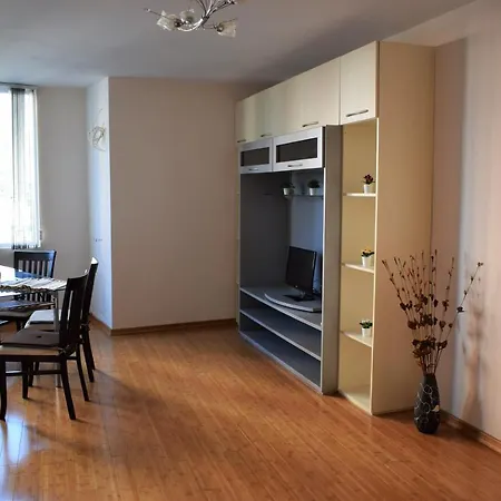 Apartment Lovely 3-bedroom Entire City Center *